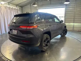 Jeep Grand Cherokee 2022 4x4 Altitude 4dr SUV (midyear release)