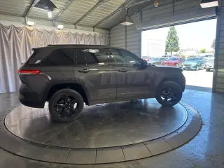 Jeep Grand Cherokee 2022 4x4 Altitude 4dr SUV (midyear release)