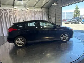 Ford Focus 2018 SE 4dr Hatchback