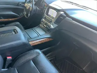 Chevrolet Suburban 2019 4x4 Premier 4dr SUV