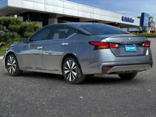 Nissan Altima 2021 2.5 SV 4dr Sedan