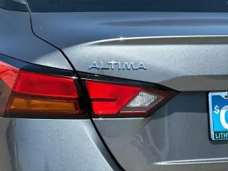 Nissan Altima 2021 2.5 SV 4dr Sedan