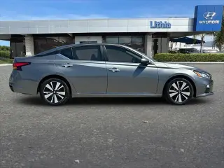 Nissan Altima 2021 2.5 SV 4dr Sedan
