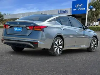 Nissan Altima 2021 2.5 SV 4dr Sedan