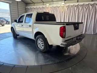 Nissan Frontier 2020 4x4 SV 4dr Crew Cab 5 ft. SB