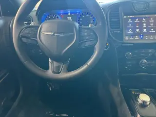 Chrysler 300 2023 S V6 4dr Sedan