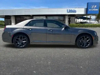 Chrysler 300 2023 S V6 4dr Sedan