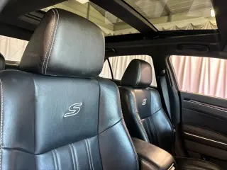 Chrysler 300 2023 S V6 4dr Sedan