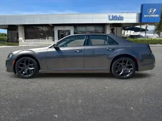 Chrysler 300 2023 S V6 4dr Sedan
