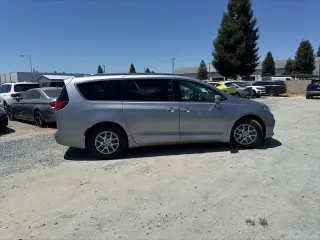Chrysler Pacifica 2021 Touring L 4dr Mini-Van