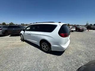 Chrysler Pacifica 2023 Limited 4dr Mini-Van