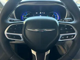 Chrysler Pacifica Plug-In Hybrid 2024 Select 4dr Mini-Van
