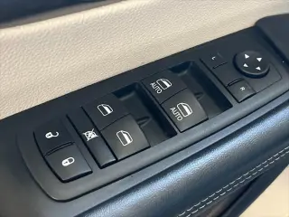 Chrysler Pacifica Plug-In Hybrid 2024 Select 4dr Mini-Van