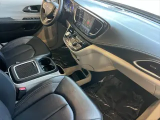 Chrysler Pacifica Plug-In Hybrid 2024 Select 4dr Mini-Van