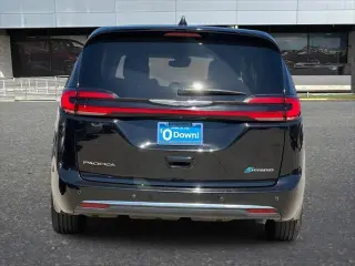 Chrysler Pacifica Plug-In Hybrid 2024 Select 4dr Mini-Van