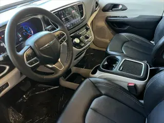 Chrysler Pacifica Plug-In Hybrid 2024 Select 4dr Mini-Van