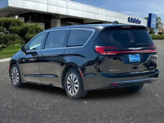 Chrysler Pacifica Plug-In Hybrid 2024 Select 4dr Mini-Van