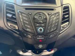 Ford Fiesta 2016 SE 4dr Hatchback