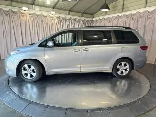 Toyota Sienna 2016 LE 7-Passenger Auto Access Seat 4dr Mini-Van