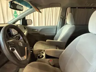 Toyota Sienna 2016 LE 7-Passenger Auto Access Seat 4dr Mini-Van