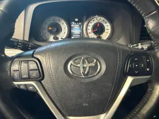 Toyota Sienna 2015 SE 8-Passenger 4dr Mini-Van