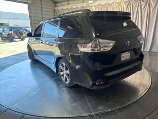 Toyota Sienna 2015 SE 8-Passenger 4dr Mini-Van