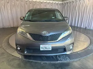 Toyota Sienna 2015 SE 8-Passenger 4dr Mini-Van