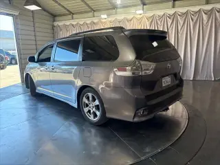 Toyota Sienna 2015 SE 8-Passenger 4dr Mini-Van