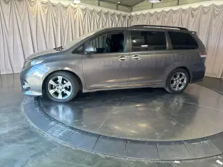 Toyota Sienna 2015 SE 8-Passenger 4dr Mini-Van