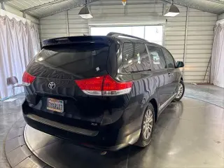 Toyota Sienna 2014 XLE 7-Passenger Auto Access Seat 4dr Mini-Van