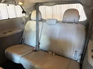 Toyota Sienna 2014 XLE 7-Passenger Auto Access Seat 4dr Mini-Van