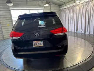 Toyota Sienna 2014 XLE 7-Passenger Auto Access Seat 4dr Mini-Van
