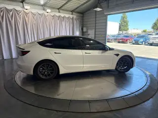 Tesla Model 3 2021 AWD Long Range 4dr Sedan