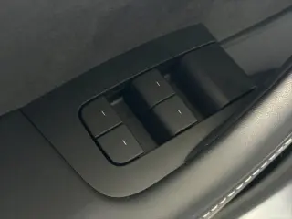 Tesla Model Y 2023 AWD Performance 4dr Crossover