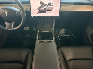 Tesla Model Y 2023 AWD Performance 4dr Crossover