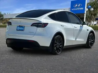 Tesla Model Y 2023 AWD Performance 4dr Crossover