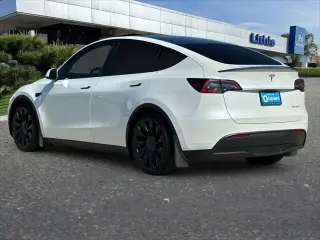 Tesla Model Y 2023 AWD Performance 4dr Crossover