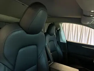 Tesla Model Y 2023 AWD Performance 4dr Crossover