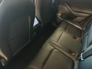 Tesla Model Y 2023 AWD Performance 4dr Crossover