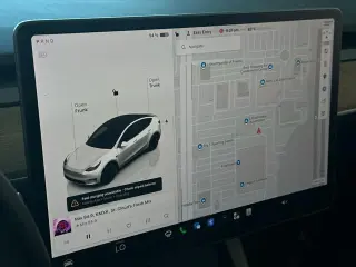 Tesla Model Y 2023 AWD Performance 4dr Crossover