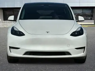 Tesla Model Y 2023 AWD Performance 4dr Crossover