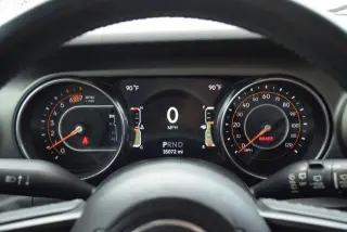 Jeep Wrangler Unlimited 2018 4x4 Sport 4dr SUV (midyear release)