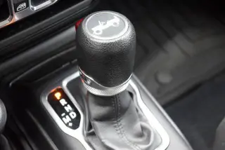 Jeep Wrangler Unlimited 2018 4x4 Sport 4dr SUV (midyear release)