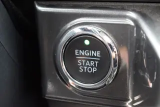 Ford F-150 2023 4x4 Platinum 4dr SuperCrew 5.5 ft. SB