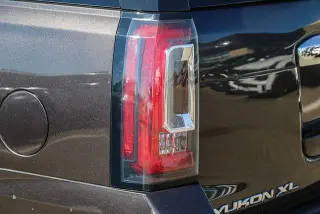 GMC Yukon XL 2017 4x4 Denali 4dr SUV