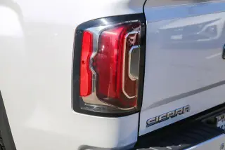 GMC Sierra 1500 2017 4x4 Denali 4dr Crew Cab 5.8 ft. SB