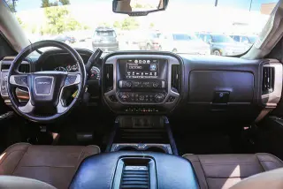 GMC Sierra 1500 2017 4x4 Denali 4dr Crew Cab 5.8 ft. SB