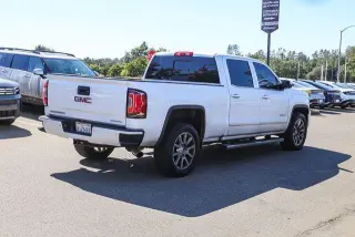 GMC Sierra 1500 2017 4x4 Denali 4dr Crew Cab 5.8 ft. SB
