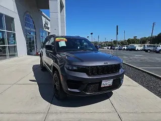 Jeep Grand Cherokee 2024 4x4 Laredo 4dr SUV