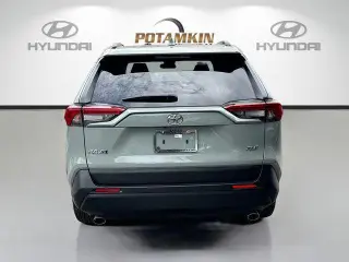 Toyota RAV4 2023 XLE Premium 4dr SUV